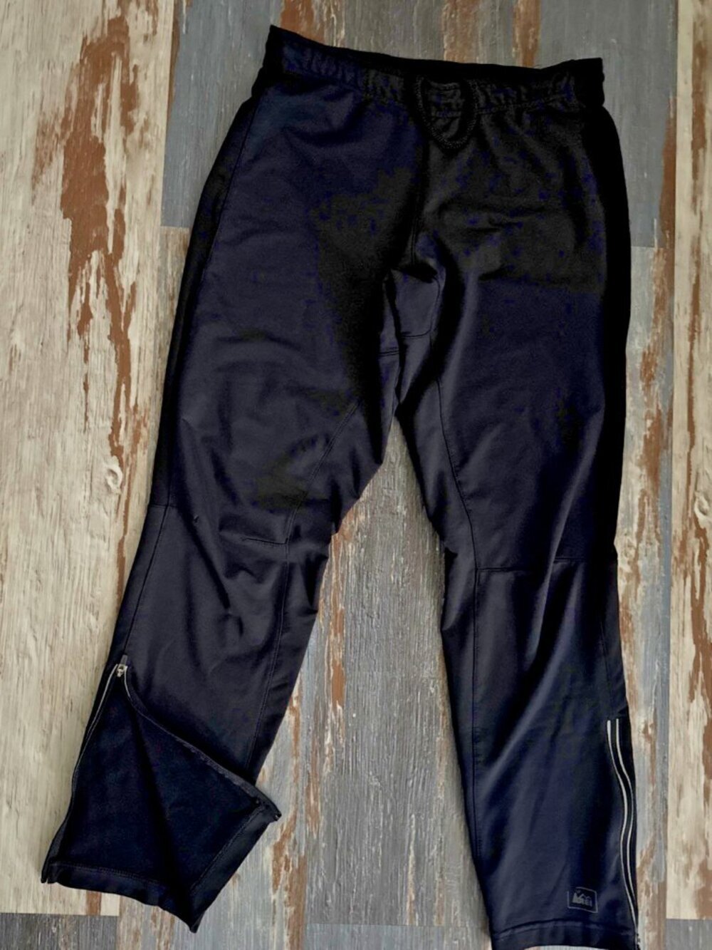 REI Track Pants Womens Medium Black Stretch Hiking Gym Sweatpant Zip Ankle 28x29